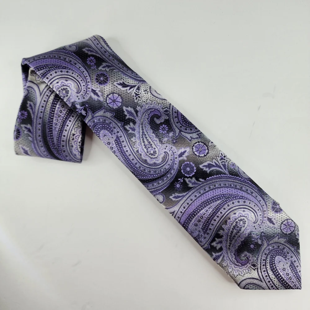 ALEXANDER JULIAN Purple Paisley Tie.